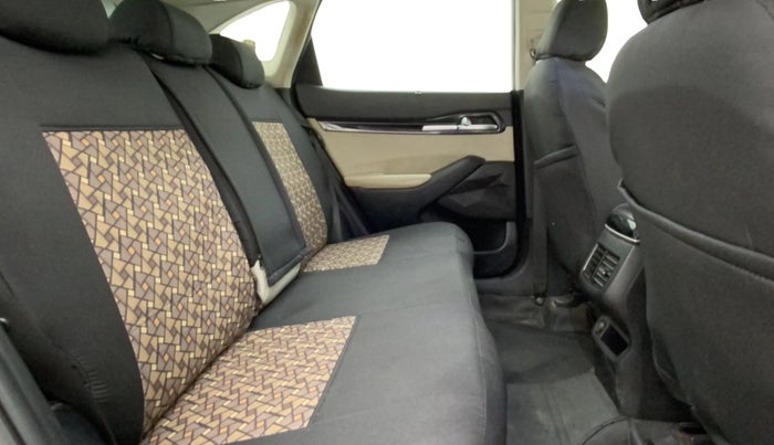 2020 KIA SELTOS HTX 1.5 PETROL, CNG, Manual, 93,799 km, Right Side Rear Door Cabin