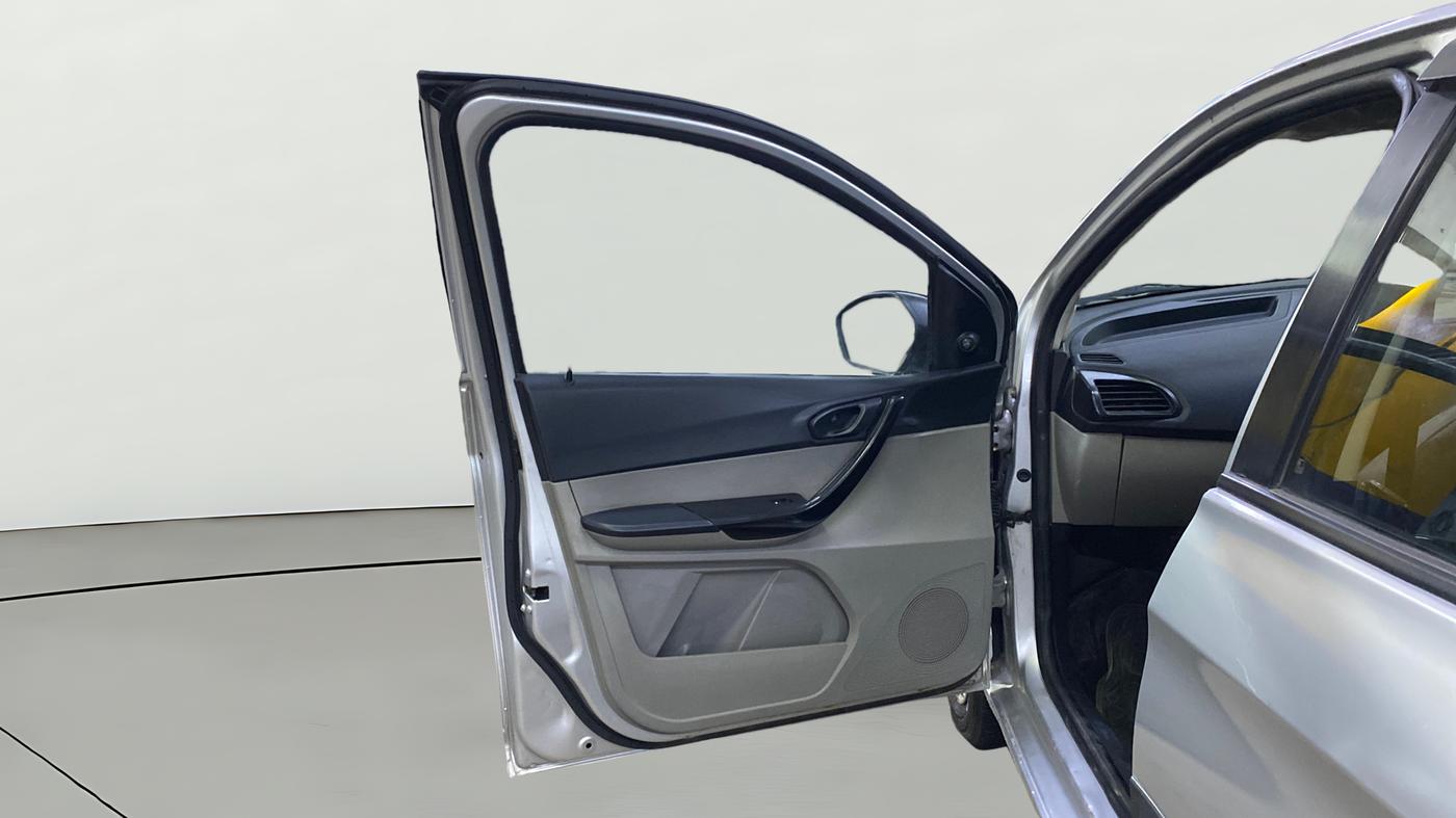 2016 Tata Tiago XM PETROL, Petrol, Manual, 59,462 km, LHS Front Door