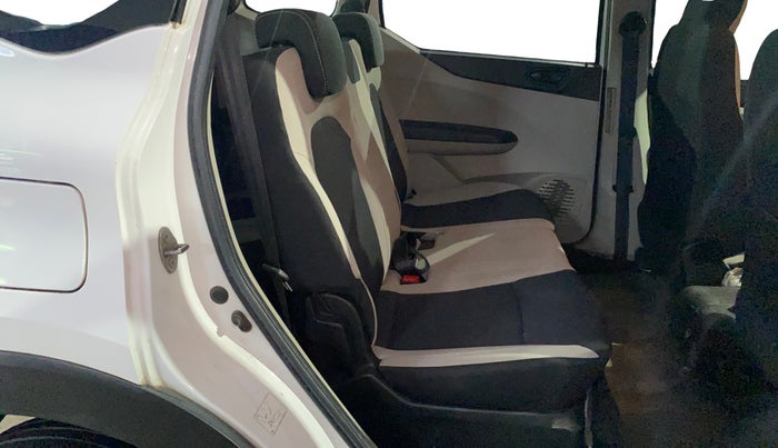 2019 Renault TRIBER RXT, Petrol, Manual, 47,204 km, Right Side Rear Door Cabin