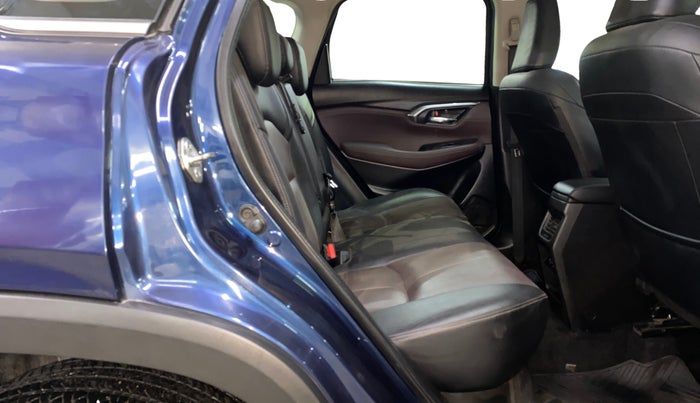 2022 Maruti Grand Vitara ALPHA SMART HYBRID, Petrol, Manual, 48,497 km, Right Side Rear Door Cabin