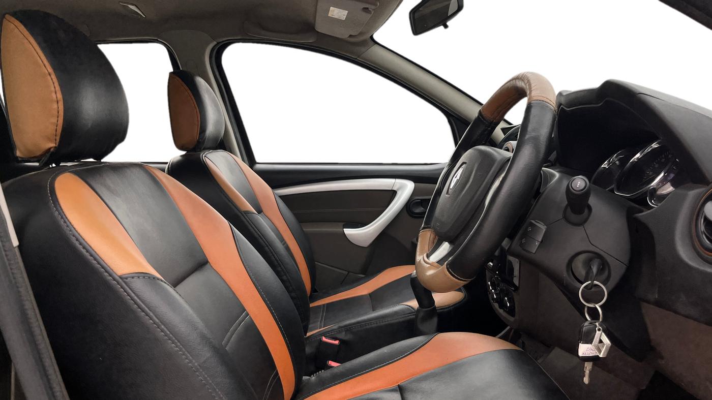 2017 Renault Duster RXL PETROL, Petrol, Manual, 67,583 km, Right Side Front Door Cabin