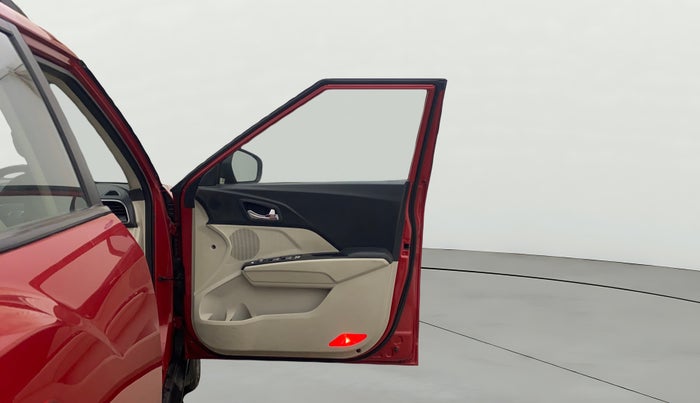 2021 Mahindra XUV300 W8 (O) 1.5 DIESEL AMT, Diesel, Automatic, 74,395 km, RHS Front Door