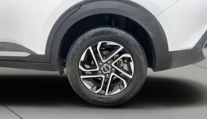 2023 KIA CARENS LUXURY PLUS 1.5 DIESEL AT 7 STR, Diesel, Automatic, 47,489 km, Left Rear Wheel