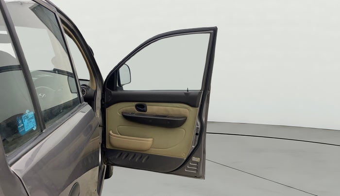 2012 Hyundai Santro Xing GL PLUS, Petrol, Manual, 66,990 km, RHS Front Door