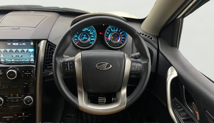 2021 Mahindra XUV500 W11, Diesel, Manual, 84,886 km, Steering Wheel Close Up