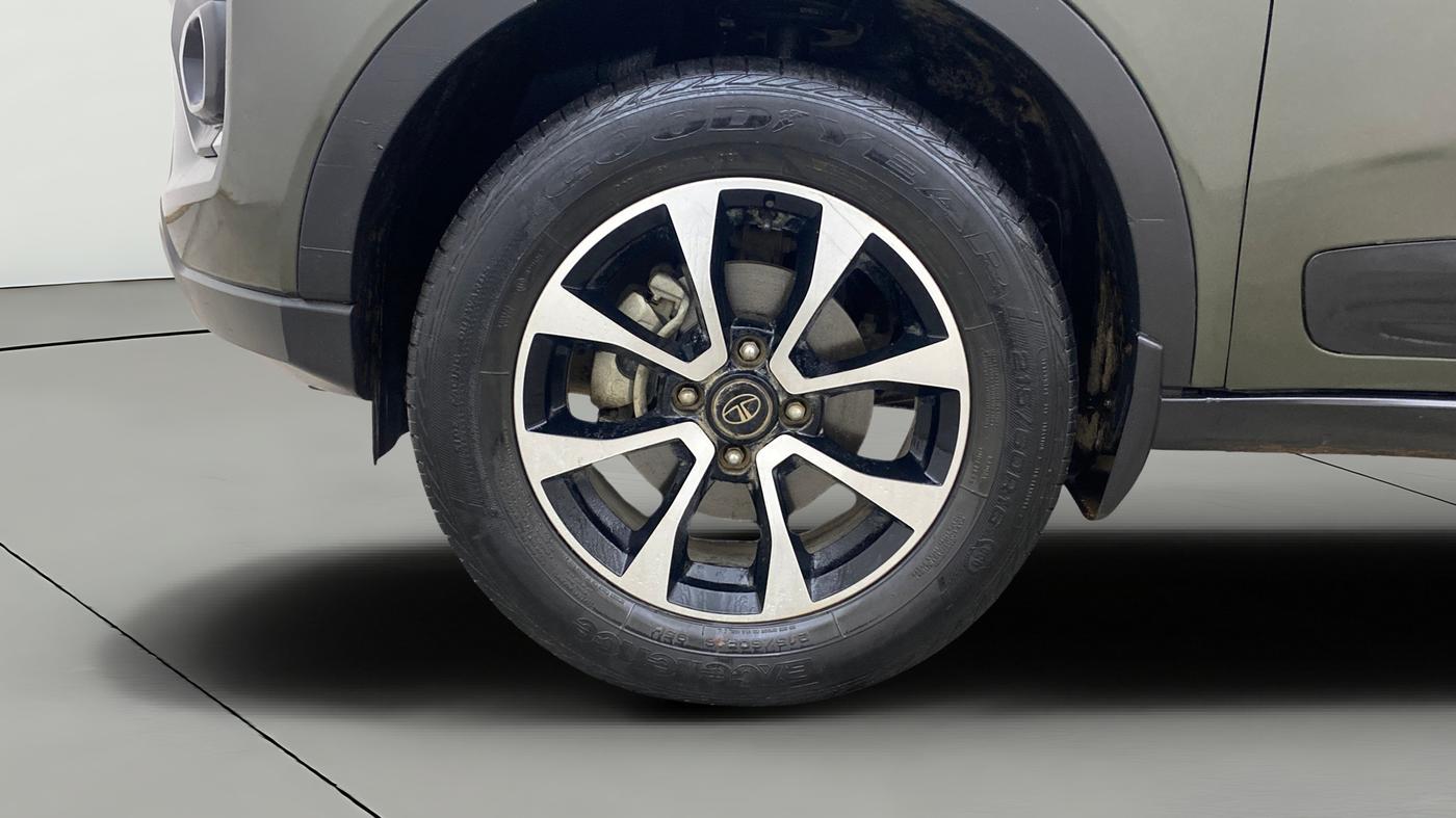 2021 Tata NEXON XZA PLUS PETROL, Petrol, Automatic, 40,514 km, Left Front Wheel