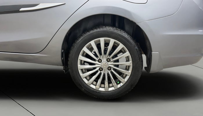 2017 Maruti Ciaz ZXI+, Petrol, Manual, 68,922 km, Left Rear Wheel