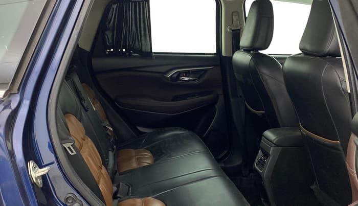 2023 Maruti Grand Vitara ALPHA SMART HYBRID AT, Petrol, Automatic, 92,996 km, Right Side Rear Door Cabin