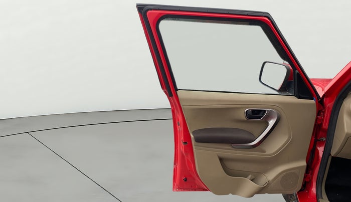 2019 Mahindra TUV300 T10, Diesel, Manual, 90,633 km, LHS Front Door