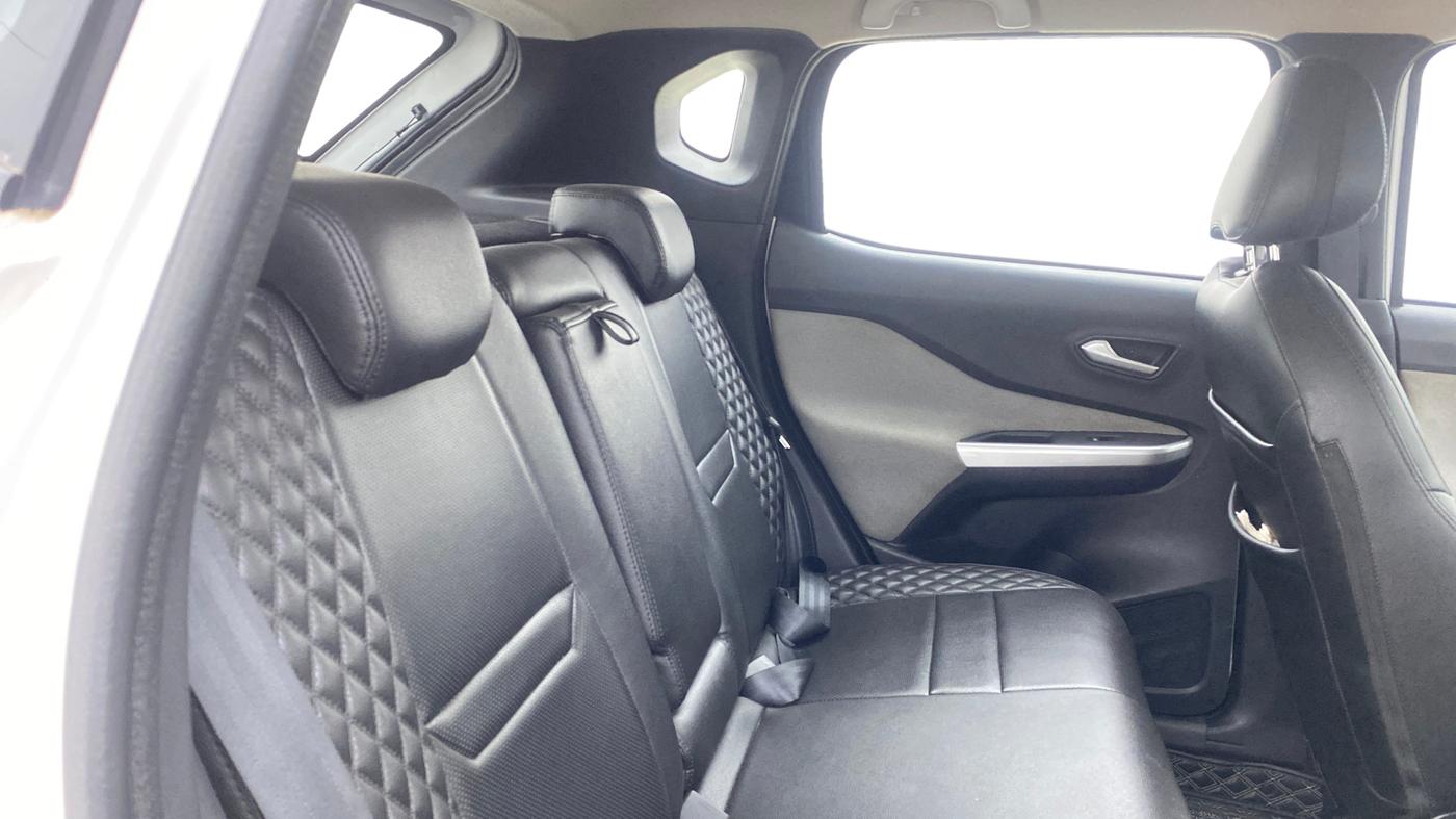 2022 Nissan MAGNITE XV TURBO, Petrol, Manual, 22,147 km, Right Side Rear Door Cabin