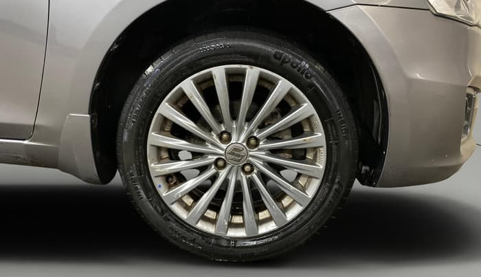 2017 Maruti Ciaz ZXI+, Petrol, Manual, 70,325 km, Right Front Wheel
