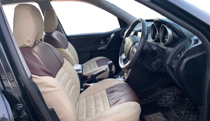 2019 Mahindra XUV500 W9, Diesel, Manual, 56,437 km, Right Side Front Door Cabin
