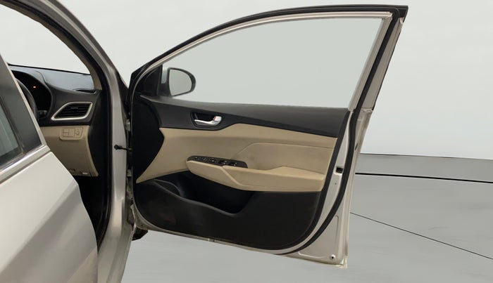 2018 Hyundai Verna 1.6 VTVT SX, Petrol, Manual, 51,957 km, RHS Front Door