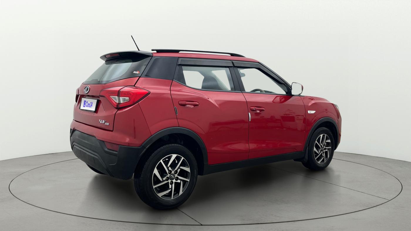2022 Mahindra XUV300 W6 1.5 Diesel, Diesel, Manual, 72,136 km, Right Back Diagonal