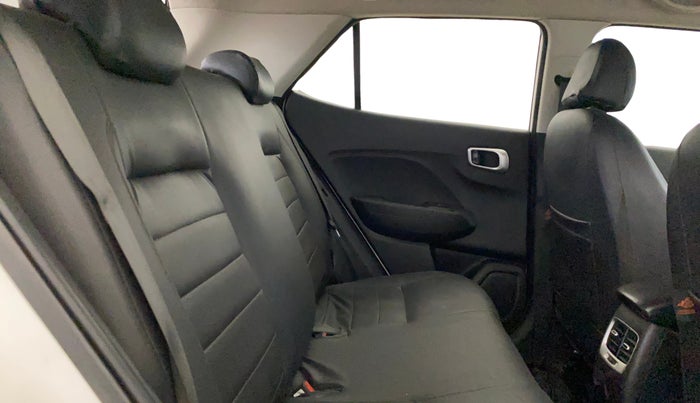 2021 Hyundai VENUE S+ 1.2, Petrol, Manual, 67,701 km, Right Side Rear Door Cabin