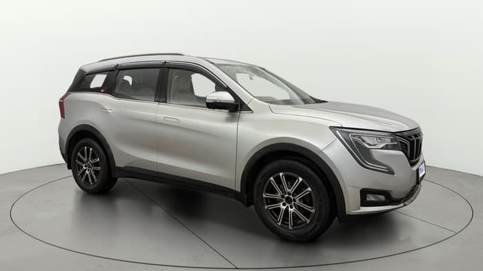 2023 Mahindra XUV700 AX 7 LUXURY D AT 7 STR, Diesel, Automatic, 46,781 km, Right Front Diagonal