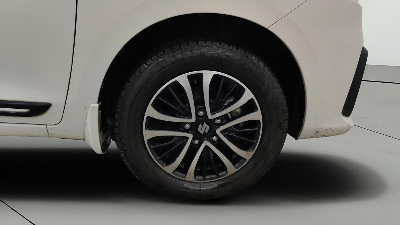 2024 Maruti Ertiga ZXI (O) CNG, CNG, Manual, 27,870 km, Right Front Wheel