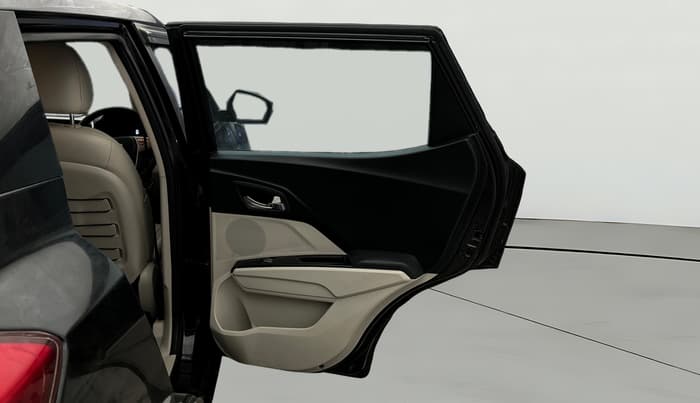 2019 Mahindra XUV300 W8 (O) 1.2 PETROL, Petrol, Manual, 54,222 km, RHS Rear Door