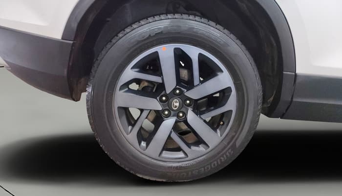 2022 Tata Safari XZA PLUS GOLD, Diesel, Automatic, 43,702 km, Right Rear Wheel