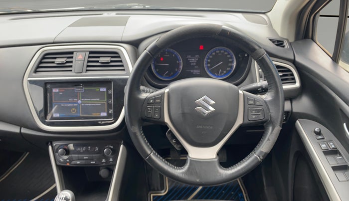2016 Maruti S Cross ALPHA 1.6, Diesel, Manual, 79,778 km, Steering Wheel Close Up