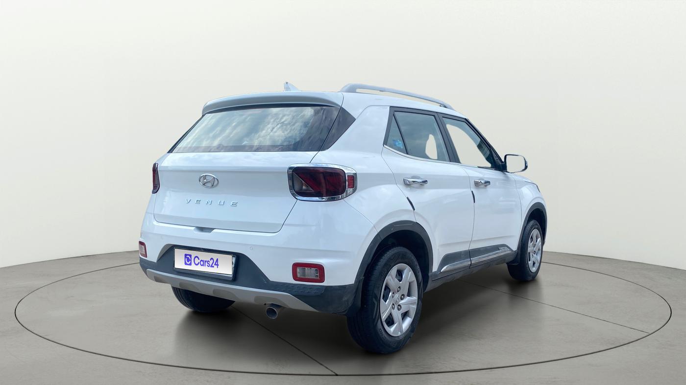 2020 Hyundai VENUE S+ 1.2, Petrol, Manual, 68,138 km, Right Back Diagonal