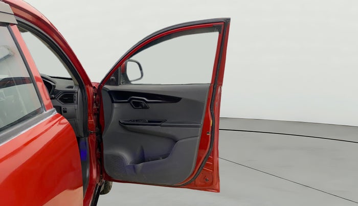 2017 Mahindra KUV 100 NXT K4+ P 6 STR, Petrol, Manual, 39,838 km, RHS Front Door