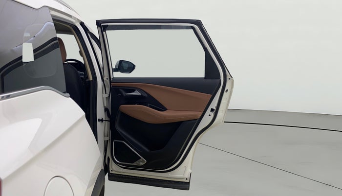 2024 MG HECTOR PLUS SHARP PRO 1.5 TURBO MT 7 STR, Petrol, Manual, 11,010 km, RHS Rear Door