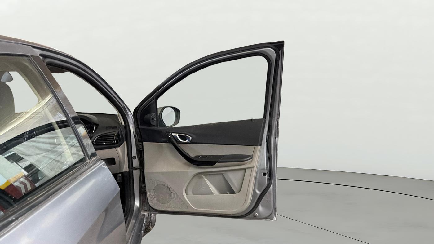 2018 Tata Tiago XZA PETROL, Petrol, Automatic, 38,100 km, RHS Front Door
