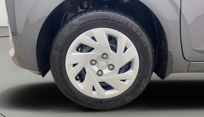 2023 Hyundai GRAND I10 NIOS MAGNA AMT 1.2 KAPPA VTVT, Petrol, Automatic, 7,137 km, Left Front Wheel