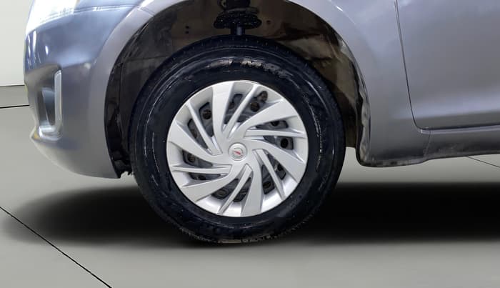 2016 Maruti Swift VXI, Petrol, Manual, 52,632 km, Left Front Wheel