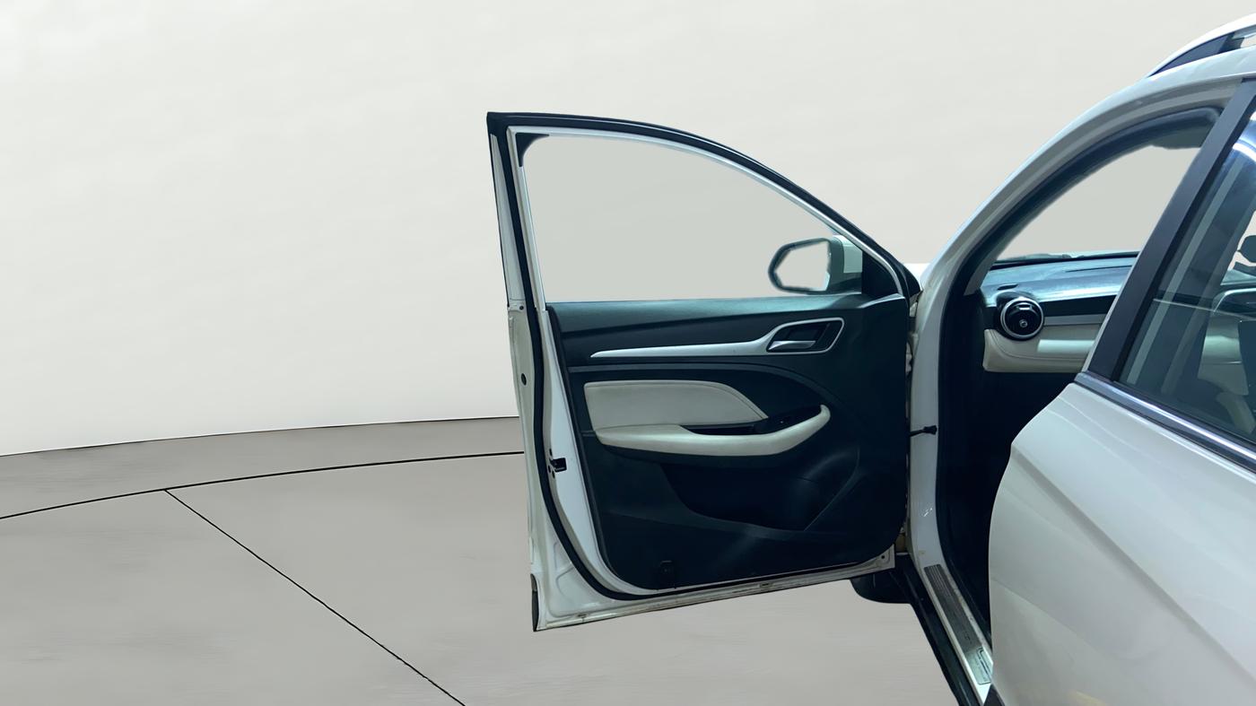 2022 MG ASTOR SMART 1.5 MT, CNG, Manual, 46,594 km, LHS Front Door