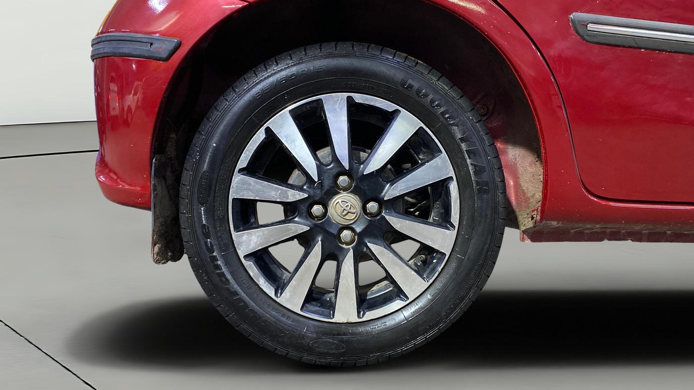 2019 Toyota Etios Liva V, CNG, Manual, 68,220 km, Right Rear Wheel