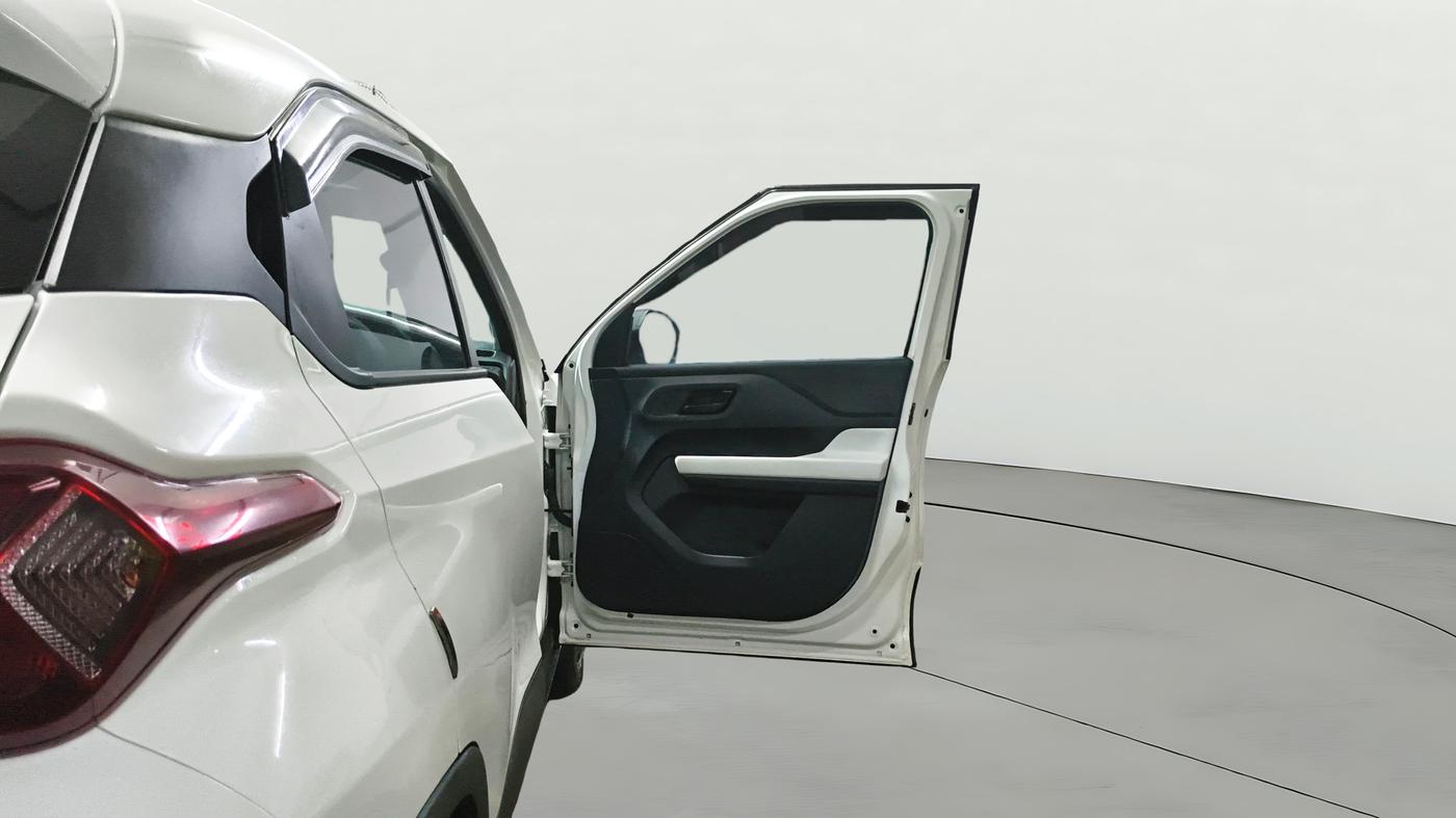 2025 Tata PUNCH PURE MT CNG, CNG, Manual, 29,502 km, RHS Front Door