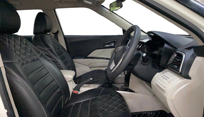2022 Mahindra XUV300 W8 1.2 PETROL, Petrol, Manual, 48,228 km, Right Side Front Door Cabin