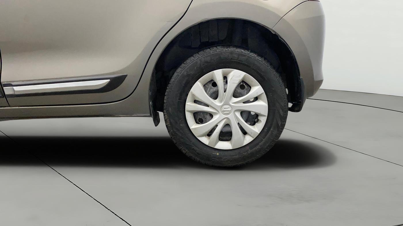 2023 Maruti Swift VXI, Petrol, Manual, 38,329 km, Left Rear Wheel