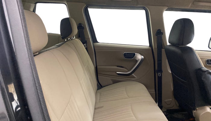 2022 Mahindra BOLERO NEO N10 R, Diesel, Manual, 43,217 km, Right Side Rear Door Cabin