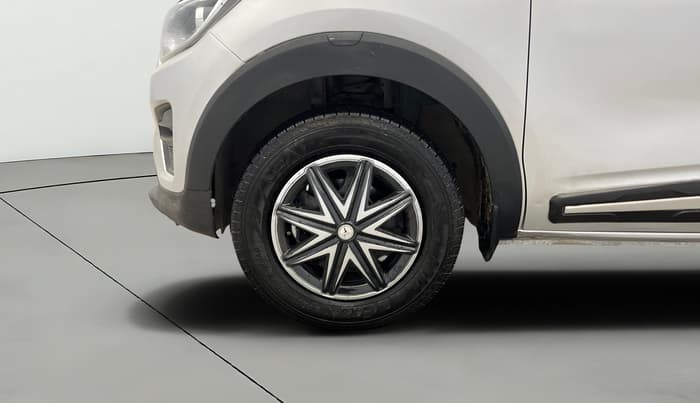 2022 Renault TRIBER RXT, Petrol, Manual, 83,843 km, Left Front Wheel