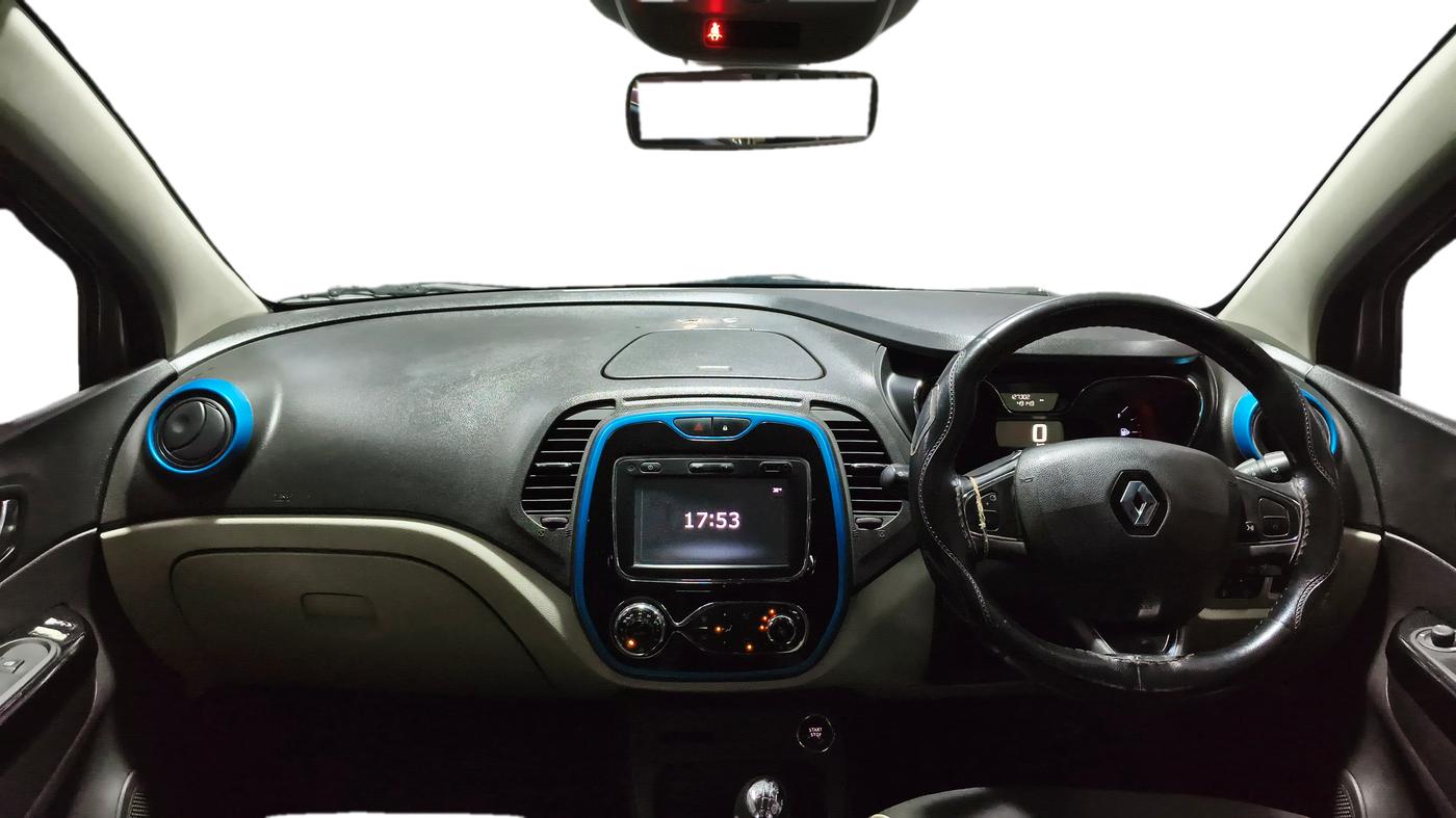 2017 Renault Captur RXT DIESEL, Diesel, Manual, 1,27,290 km, Dashboard