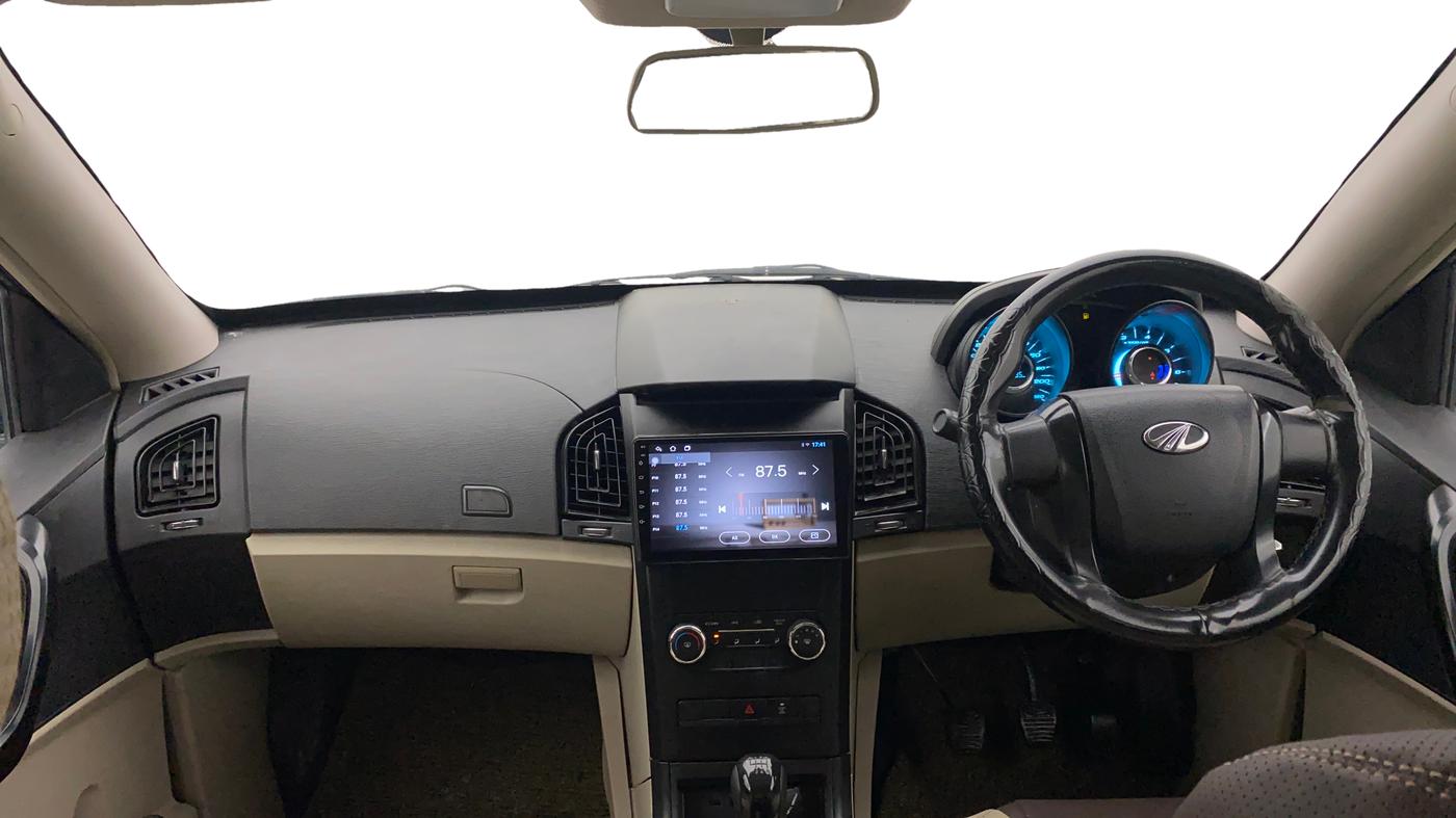 2017 Mahindra XUV500 W4, Diesel, Manual, 99,924 km, Dashboard