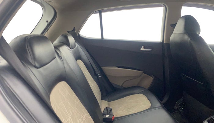 2020 Hyundai Grand i10 SPORTZ 1.2 KAPPA VTVT, Petrol, Manual, 17,111 km, Right Side Rear Door Cabin