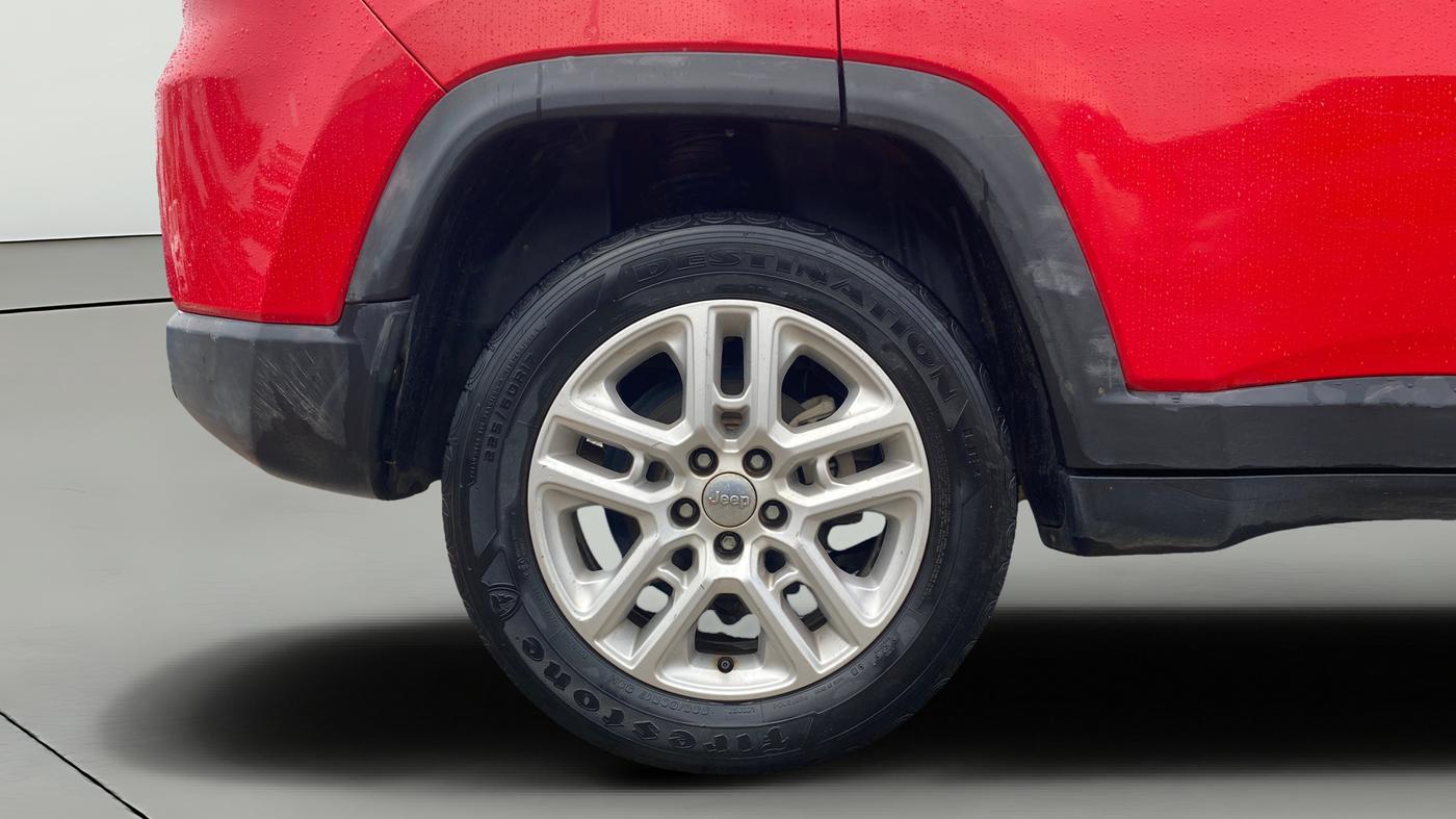 2017 Jeep Compass LIMITED (O) 2.0 DIESEL, Diesel, Manual, 1,36,828 km, Right Rear Wheel
