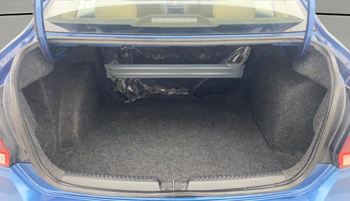 2016 Volkswagen Vento HIGHLINE 1.6 MPI, Petrol, Manual, 55,245 km, Boot Open Zoomed View