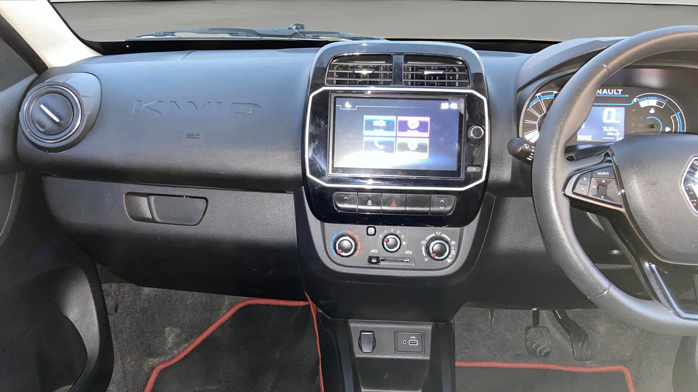 2025 Renault Kwid CLIMBER 1.0 AMT Dual Tone , Petrol, Automatic, 7,516 km, Air Conditioner