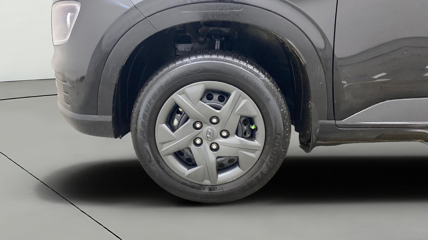 2023 Hyundai VENUE S(O) 1.2, Petrol, Manual, 18,060 km, Left Front Wheel