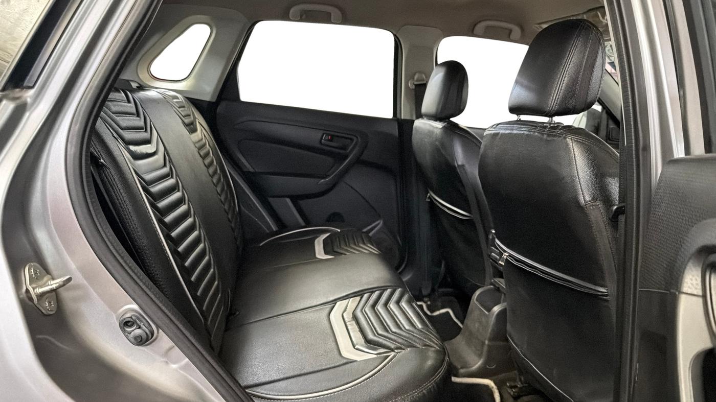 2021 Maruti Vitara Brezza LXI, Petrol, Manual, 22,583 km, Right Side Rear Door Cabin