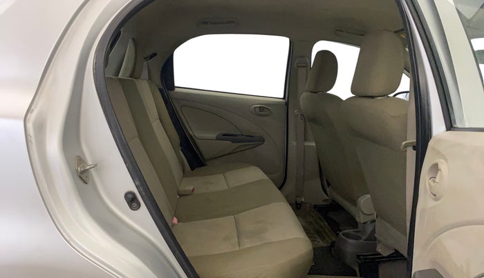 2015 Toyota Etios Liva G, Petrol, Manual, 20,502 km, Right Side Rear Door Cabin