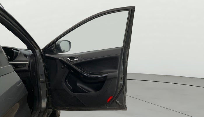 2023 Tata NEXON FEARLESS + S P MT, Petrol, Manual, 44,881 km, RHS Front Door