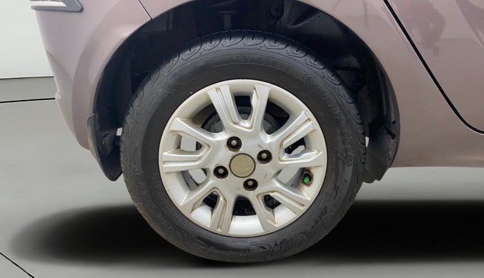 2017 Tata Tiago XZ PETROL, Petrol, Manual, 61,170 km, Right Rear Wheel