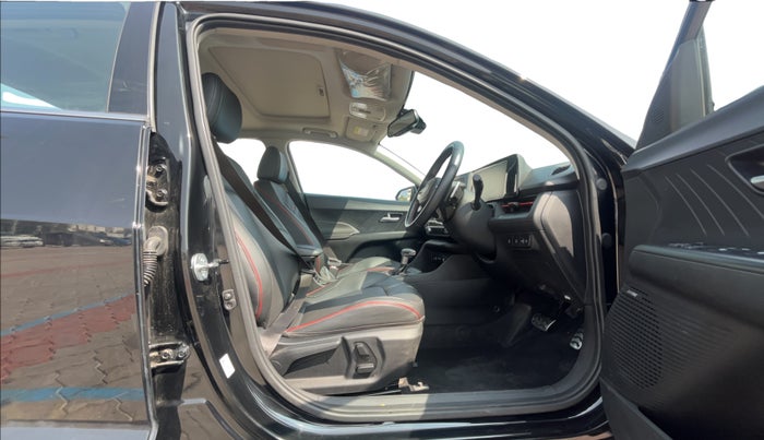 2023 Hyundai Verna SX (O) 1.5 TURBO PETROL DCT, Petrol, Automatic, 40,479 km, Right Side Front Door Cabin