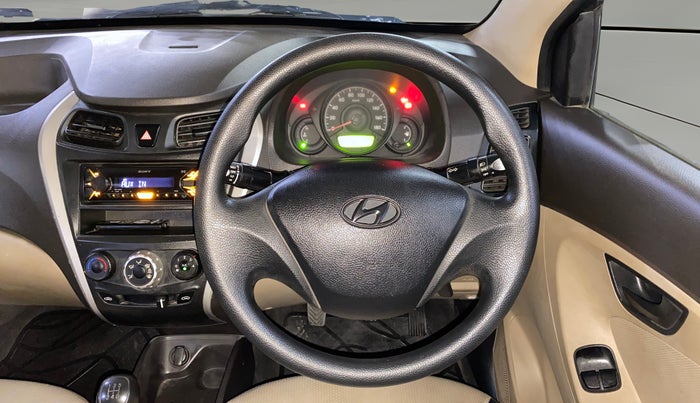 2016 Hyundai Eon ERA +, Petrol, Manual, 17,122 km, Steering Wheel Close Up